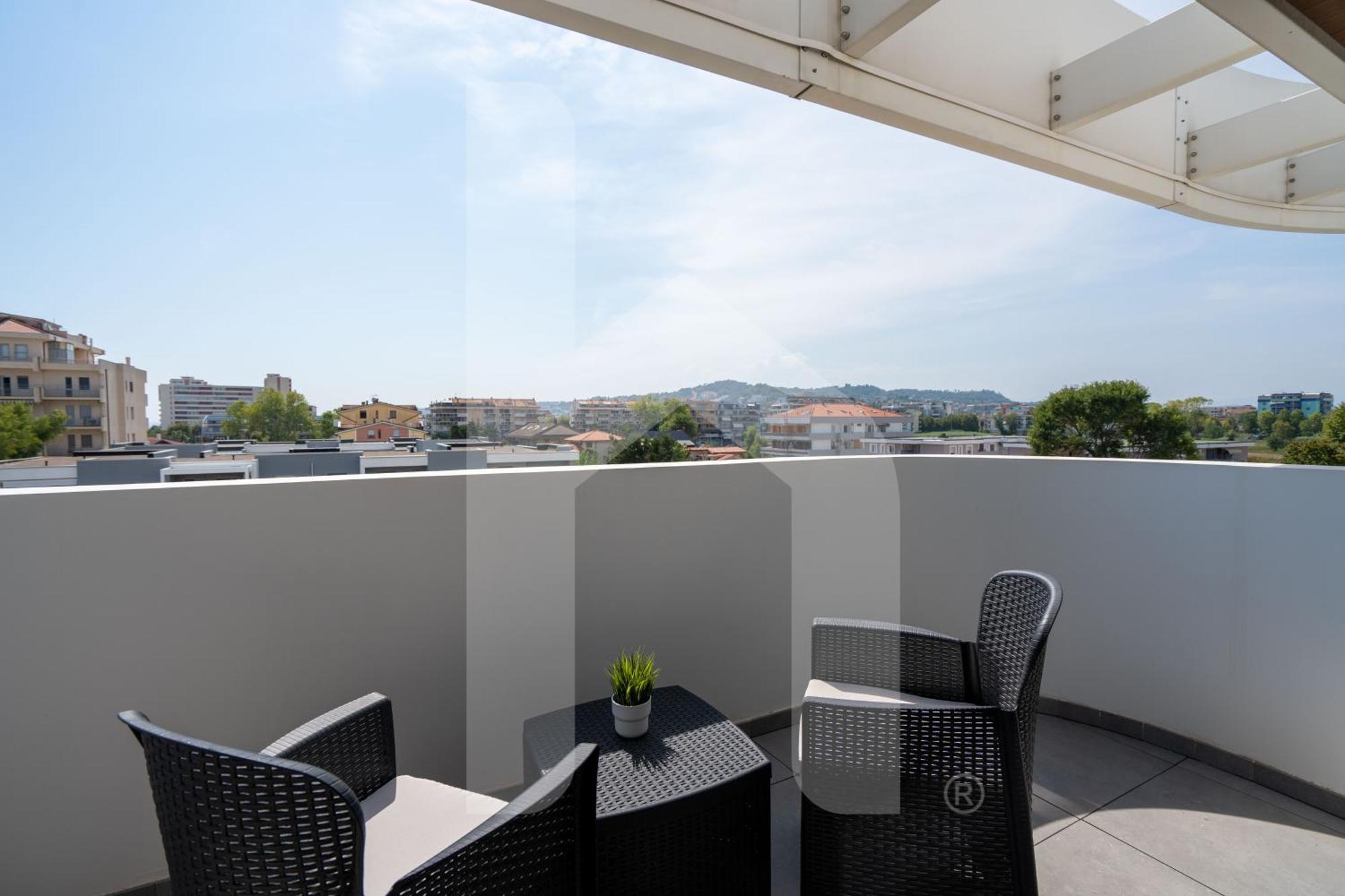 Homiday - Waterfront Montesilvano Marina Exterior foto